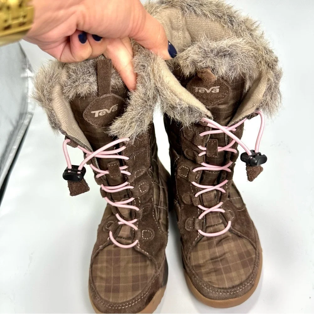 Teva Girls brown suede plaid lenawee faux fur trim waterproof boots size 11